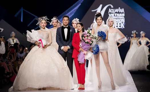 Phillip Nguyễn cổ vũ bạn gái Linh Rin catwalk, Cao Thái Hà 'thần thái' trên sàn diễn