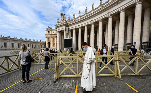 Một số thành viên Đội Cận vệ của Tòa thánh Vatican mắc COVID-19