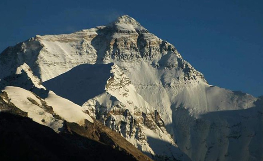 Trung Quốc và Nepal thống nhất độ cao mới của 'nóc nhà thế giới' Everest