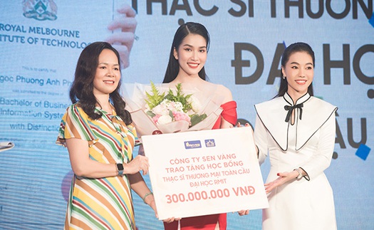 'Bà trùm hoa hậu' Phạm Kim Dung trao học bổng 300 triệu đồng cho Á hậu Phương Anh