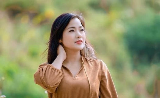 Bất ngờ nhan sắc đời thực của chị gái 'ế' trong 'Lối về miền hoa'