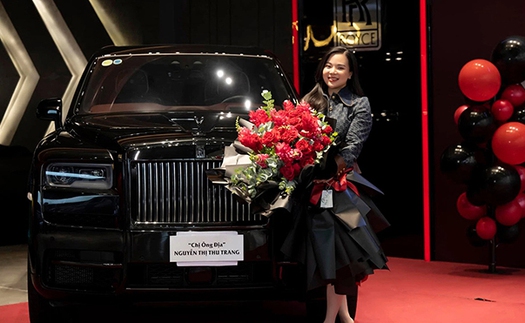 'Chị Ông Địa' Thu Trang khoe sở hữu chiếc SUV siêu sang Rolls-Royce hơn 40 tỷ đồng