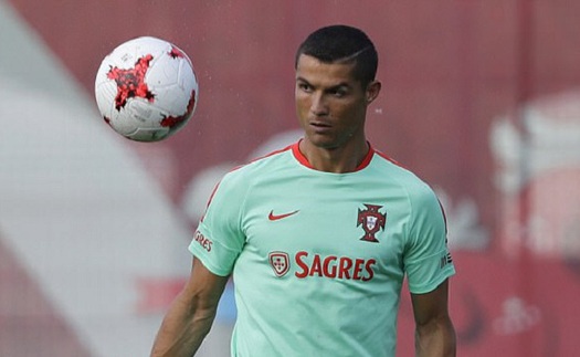 NÓNG: Ronaldo đã nói với đồng đội về tương lai của mình