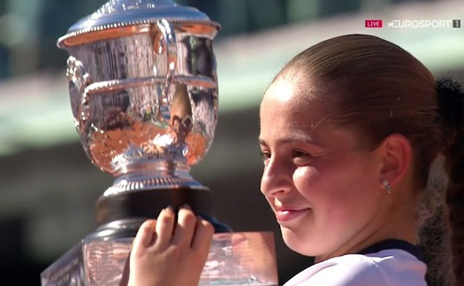 Đánh bại Halep, Ostapenko vô địch Roland Garros, viết cổ tích ở tuổi 20