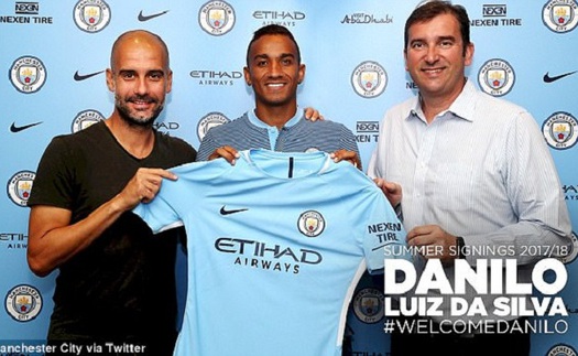 Danilo CHÍNH THỨC gia nhập Man City với giá 'mềm', kí hợp đồng 5 năm