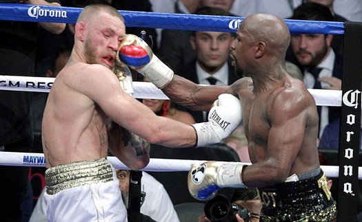 Nữ CĐV gây sốc với dự đoán KHÔNG TƯỞNG về trận đấu giữa Mayweather - McGregor