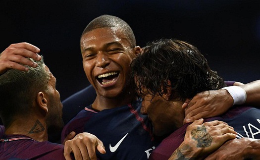 Kylian Mbappe: Tuổi 18 tung hoành ở trời châu Âu