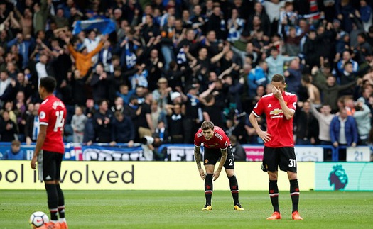 ĐIỂM NHẤN Huddersfield 2-1 M.U: Lindelof chưa đủ sức đá ở Premier League. M.U đang đi chệch hướng