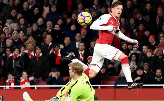 M.U coi chừng: Oezil thăng hoa dữ dội, hàng công GOAL của Arsenal đang rất mạnh