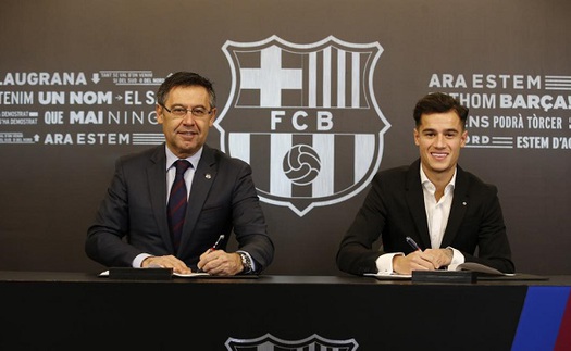 Coutinho mang 'hung tin' cho Barcelona trong ngày chính thức kí hợp đồng