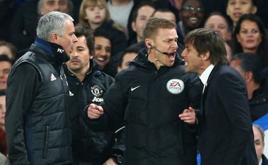 Conte đã dính đòn tâm lý chiến của Mourinho