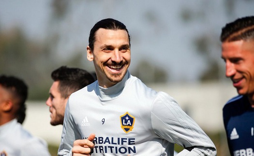 Ibrahimovic phát biểu cực ngầu sau khi đặt chân tới LA Galaxy