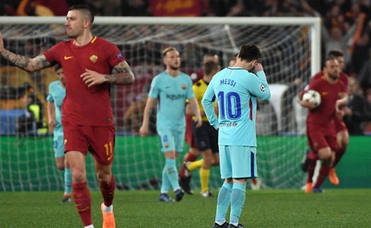 CHÙM ẢNH: Messi thở dài, cúi đầu ngao ngán sau khi Barca thua sốc Roma