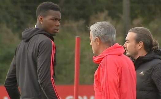 Mourinho và Pogba căng thẳng trên sân tập: Tiết lộ cuộc nói chuyện khiến nội bộ M.U dậy sóng