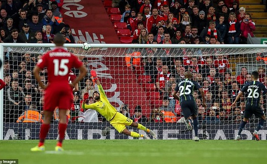 Video clip bàn thắng Liverpool 0-0 Man City: Salah và Aguero tịt ngòi, Mahrez tội đồ