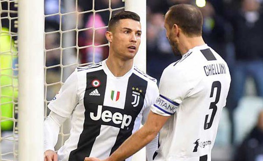 Juventus 2-1 Sampdoria: Ronaldo 'gánh team'. VAR giúp Juventus thoát bàn thua ở phút cuối