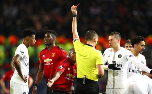 M.U 0-2 PSG: Pogba bị chỉ trích khi dính thẻ đỏ ngu ngốc và 'mất tích' ở Old Trafford