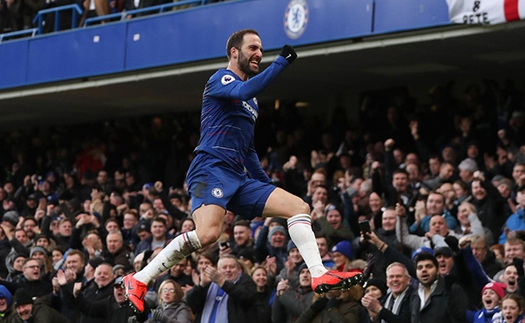 ĐIỂM NHẤN Chelsea 5-0 Huddersfield: Higuain hồi sinh, Chelsea tạm yên trước bão