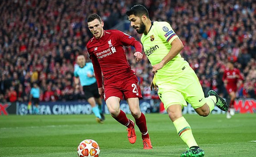 Liverpool 4-0 Barca: Luis Suarez lại bị lên án vì dùng tiểu xảo khiến Robertson chấn thương