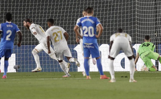 Real Madrid 1-0 Getafe: Ramos ghi bàn trên chấm 11m, Real bỏ xa Barca tới 4 điểm