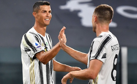 Juventus 3-0 Sampdoria: Ronaldo lập công, Juventus thắng trận đầu với Pirlo