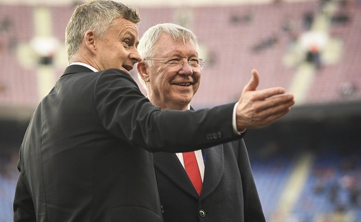 Tin bóng đá MU 14/2: Solskjaer không nhờ Sir Alex giúp đỡ. MU có phương án thay Upamecano