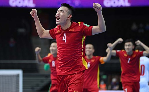 Tuyển futsal Việt Nam ăn mừng đầy cảm xúc sau khi giành vé đi tiếp