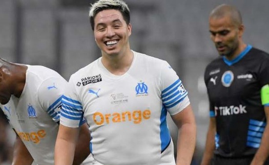 Giao hữu từ thiện: Nasri để lộ thân hình thừa cân, Drogba tiếp tục ám ảnh Wenger