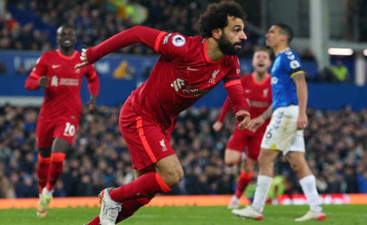 Everton 1-4 Liverpool: Salah lập cú đúp, Liverpool bám sát Chelsea