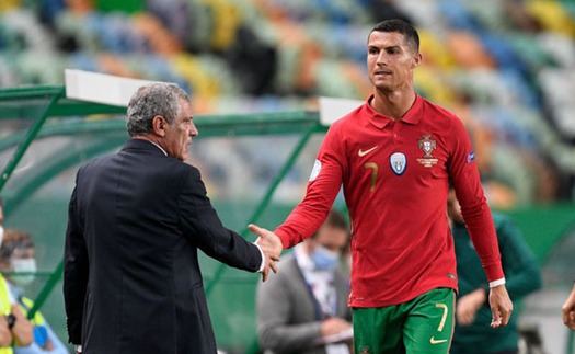 Ronaldo đã trở thành 'vấn đề chính trị' của đội tuyển Bồ Đào Nha