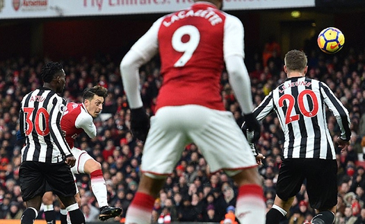 Video clip highlights bàn thắng Arsenal 1-0 Newcastle: Siêu phẩm của Oezil