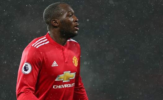 Romelu Lukaku lại kiến tạo... giúp đối thủ ghi bàn