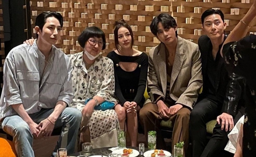 V BTS gây sốt khi tham gia party toàn sao: Lee Min Ho, Dara, Lee Jung Jae