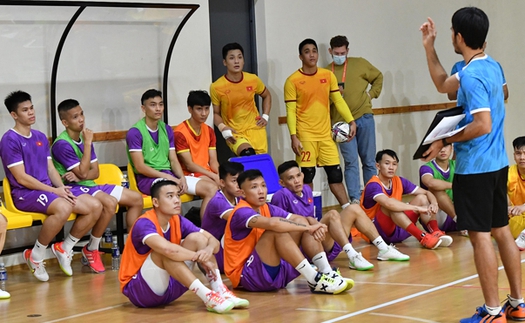 Bóng đá Việt Nam hôm nay: Futsal Việt Nam luyện 'bài tủ' trước trận đấu Brazil