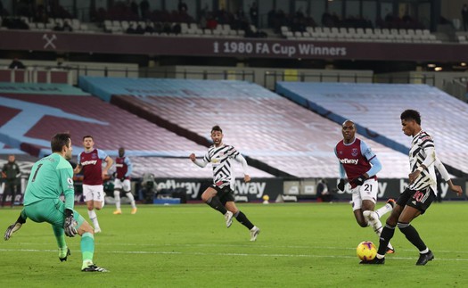 Kết quả West Ham 1-3 MU: Ngược dòng trong hiệp 2, 'Quỷ đỏ' giành 3 điểm trên sân khách