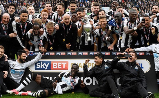 Newcastle vô địch Championship, Benitez trở lại Premier League đối đầu các siêu HLV