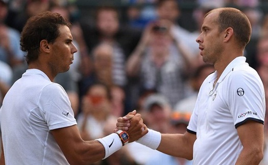 Rafa Nadal thua sốc tay vợt 34 tuổi ở vòng 4 Wimbledon