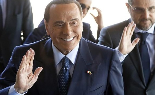 Kaka tái xuất sân cỏ, chơi cho đội bóng của ông chủ cũ Silvio Berlusconi