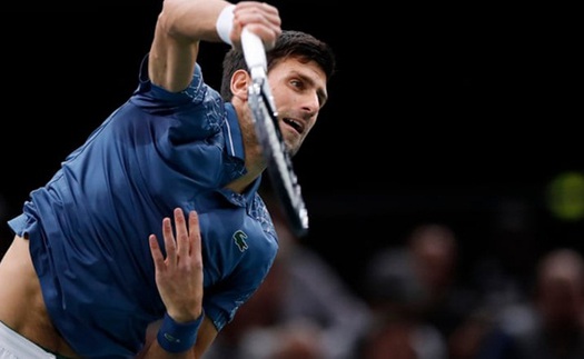 Djokovic thua sốc tay vợt ngoài top 10 thế giới ở Chung kết Paris Masters