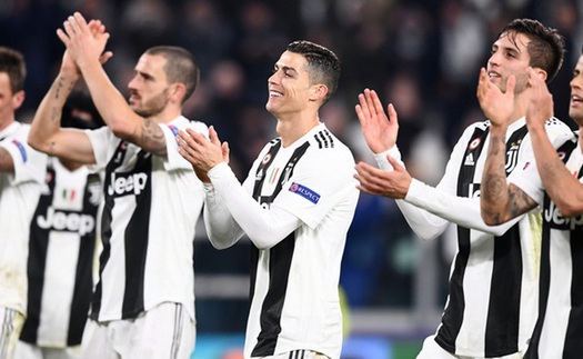 ĐIỂM NHẤN Juventus 1-0 Valencia: Việc gì khó, có Ronaldo. Szczesny và Cancelo tuyệt vời