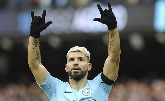 Sergio Aguero bỏ lỡ cơ hội ghi bàn mười mươi, Pep Guardiola sững sờ