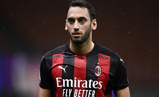 Bóng đá hôm nay 28/10: MU mua Upamecano, theo sát Calhanoglu. Juventus hỏi mua Ansu Fati