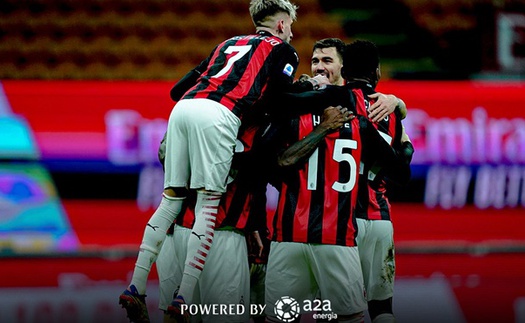 Milan 2-0 Torino: Ibra trở lại, Milan củng cố ngôi đầu Serie A