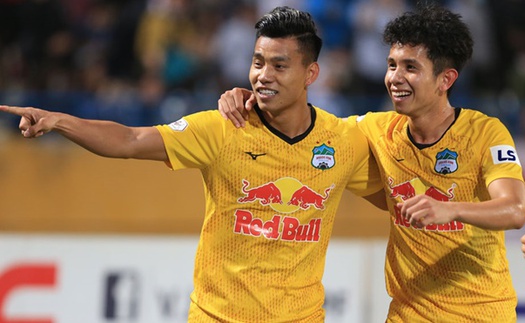 HAGL dẫn đầu V-League với ‘Người đặc biệt’ Kiatisuk