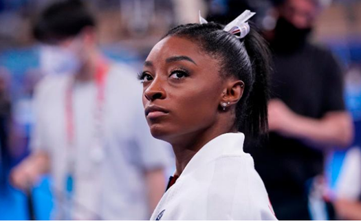 TIẾT LỘ: Simone Biles nén nỗi đau mất người thân, giành huy chương Olympic