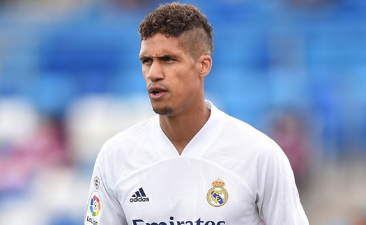 Varane chưa thể ra mắt MU dù mọi thỏa thuận đã xong xuôi