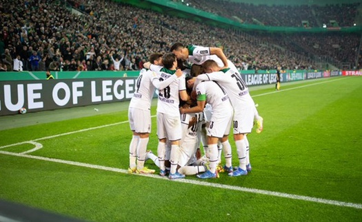 Gladbach 5-0 Bayern Munich: Dùng đội hình mạnh nhất, Bayern vẫn thảm bại không ngờ