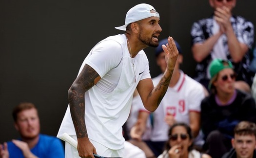 Wimbledon 2022: Kyrgios đòi trọng tài đuổi Tsitsipas