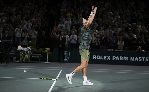 Djokovic thua tay vợt 19 tuổi ở chung kết Paris Masters 2022