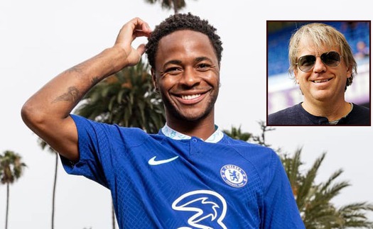 Sterling chính thức ra mắt Chelsea